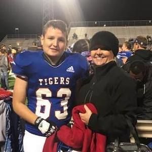 Meet your Posher, Dee